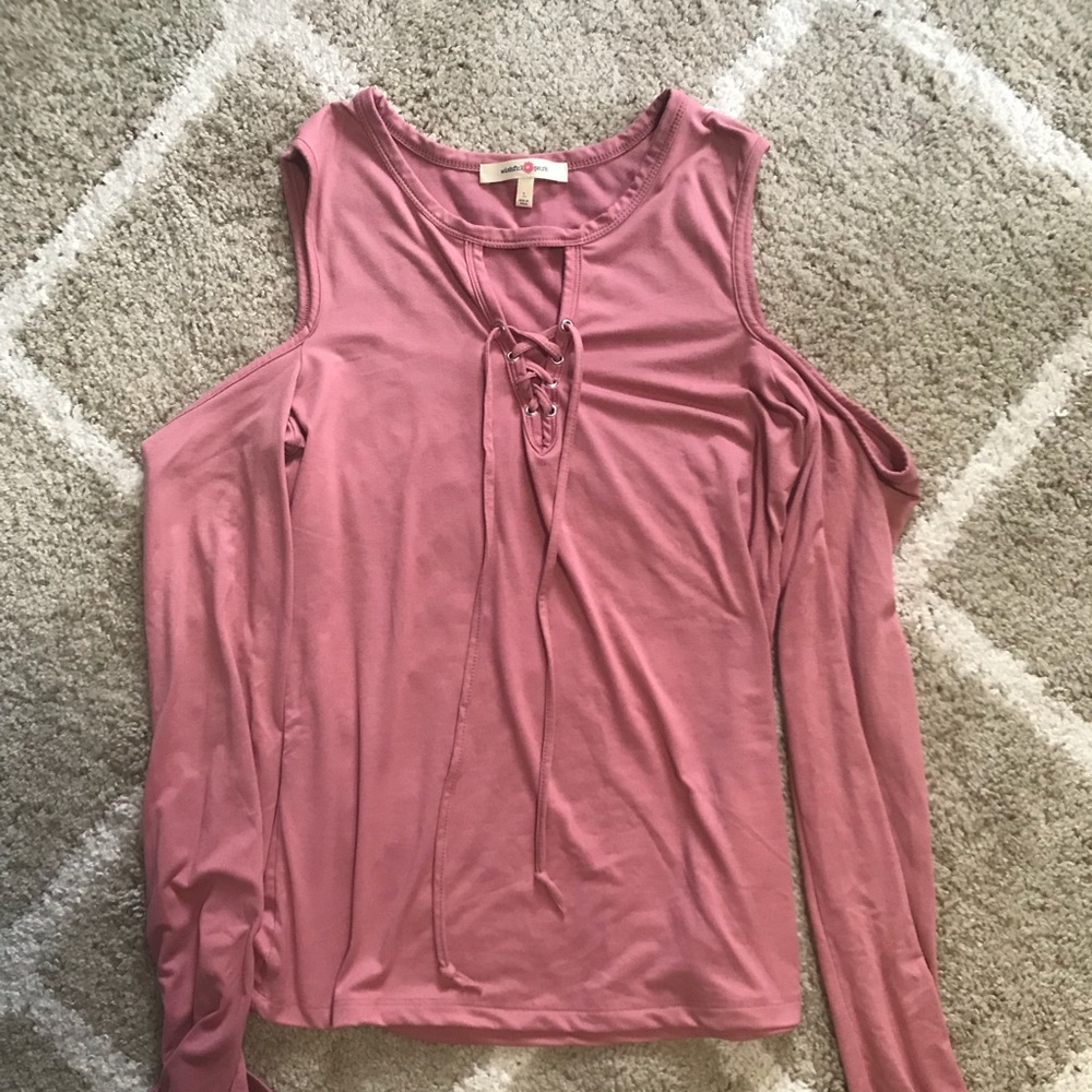 Shoulderless long sleeve shirt